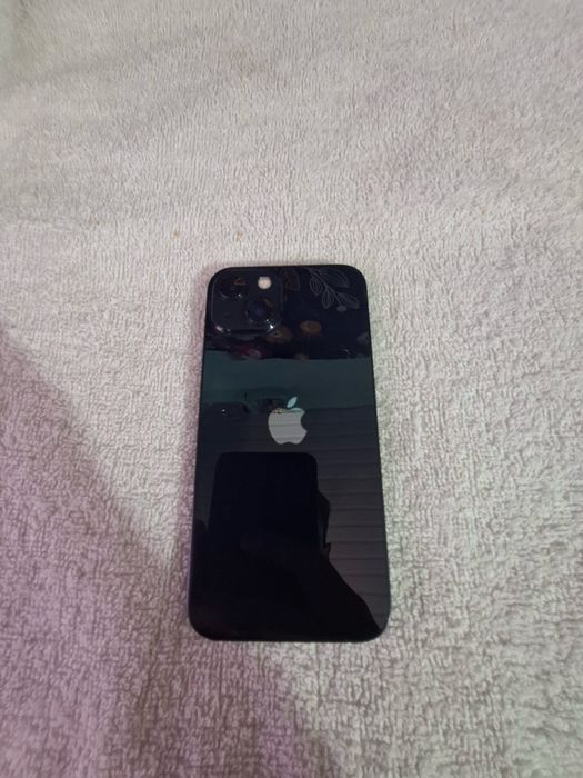 Vand Iphone 13 midnight