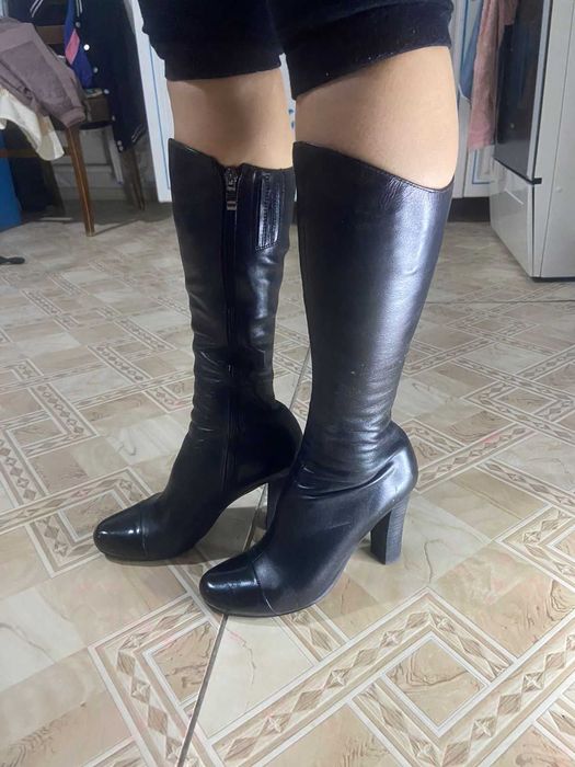 Продам сапоги . .