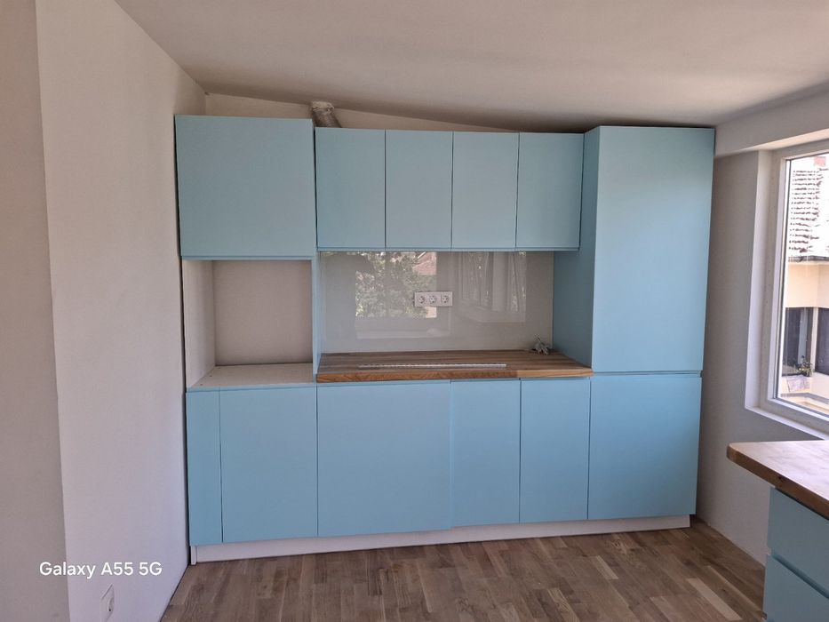 Чисто нова кухня + островче