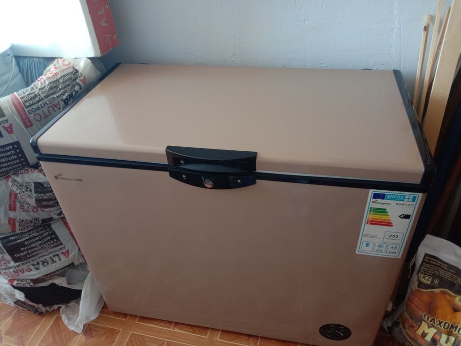 Продам морозильную камеру