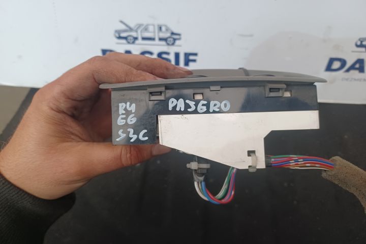 Comanda clima Mitsubishi Pajero a 3-a generatie (facelift)