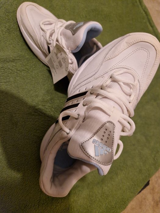 Adidas nr.39-40 noi cu etichetă