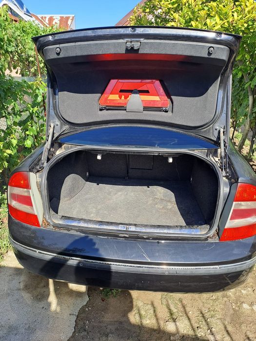 Vând Skoda Superb