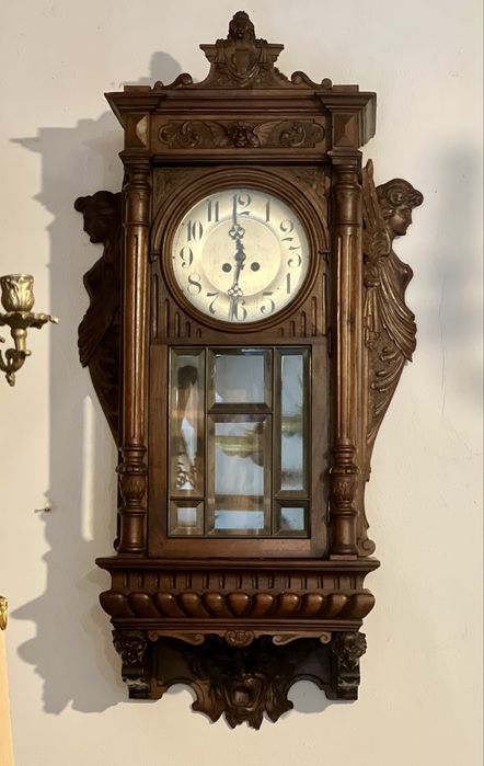 Ceas de perete vintage, mecanic, din lemn masiv sculptat