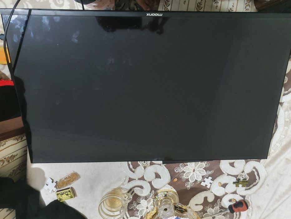 Телевизор сотилади 32 талик