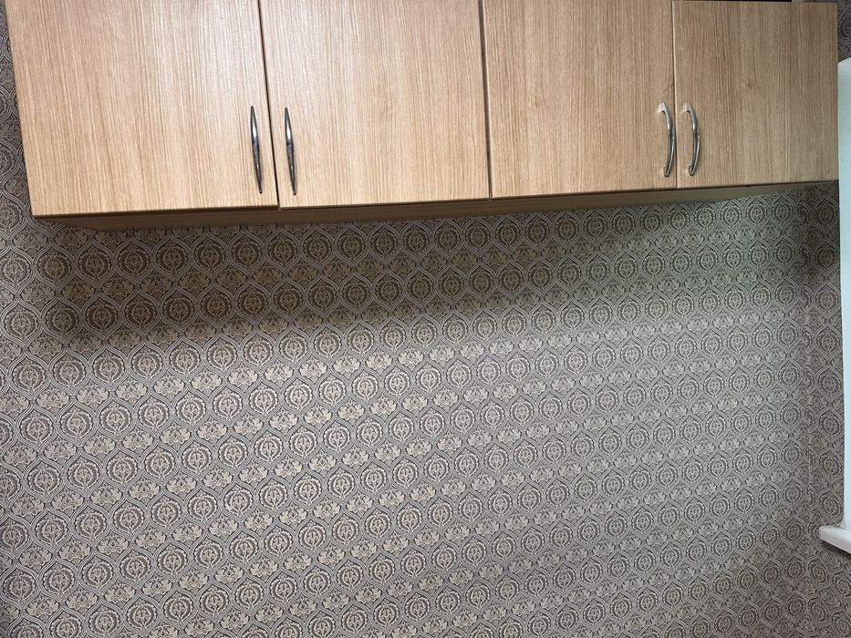 Продаю угловой шкаф с антресолью