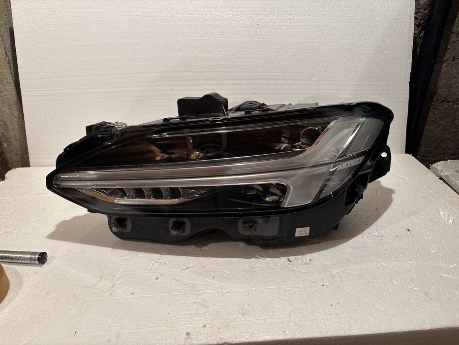 Ляв фар Vovlo V90 15г-23г