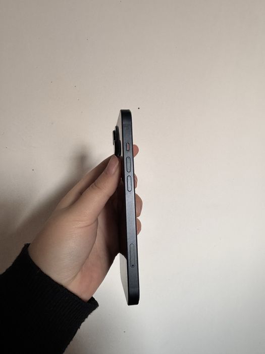 Продам 13 айфон