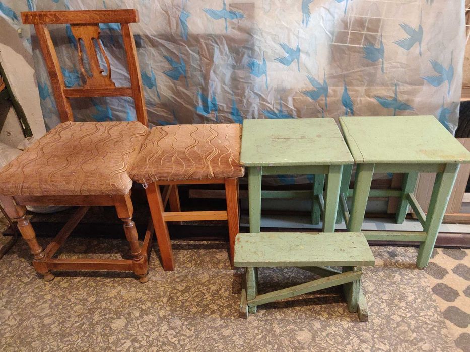 Scaune vechi din lemn