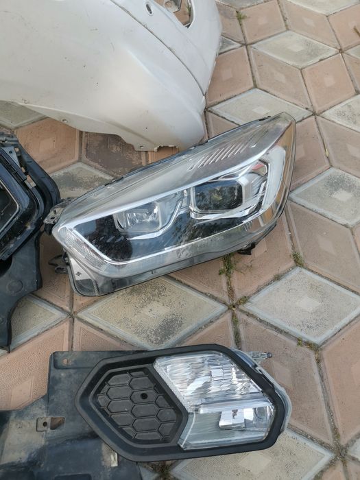 Far stânga dreapta xenon , aripa grila bara st line ford kuga 2 201