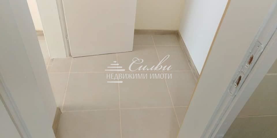 Продава се Офис в Шумен, Център - 30 кв.м за 1530 €/кв.м - Снимка #2