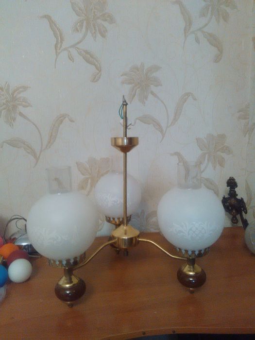 Продам  люстры  чешское стекло