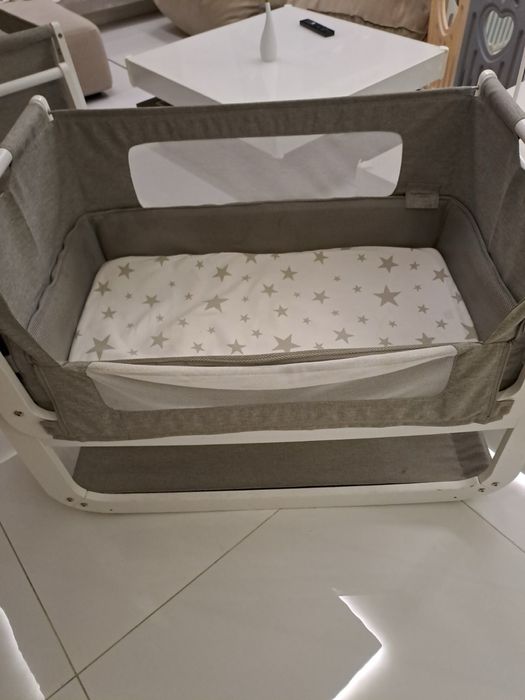 Бебешка кошара SnuzPod⁴ next to me