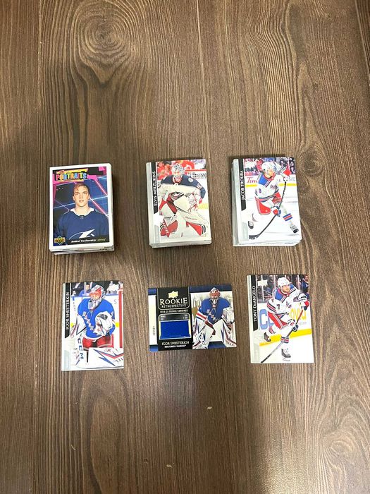 Автограф от Jonathan Toews (хокей на лед) + албум и карти