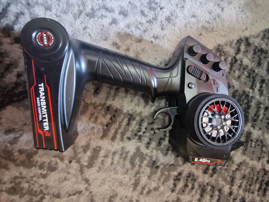 De vanzare automodel nitro traxxas revo 3.3
