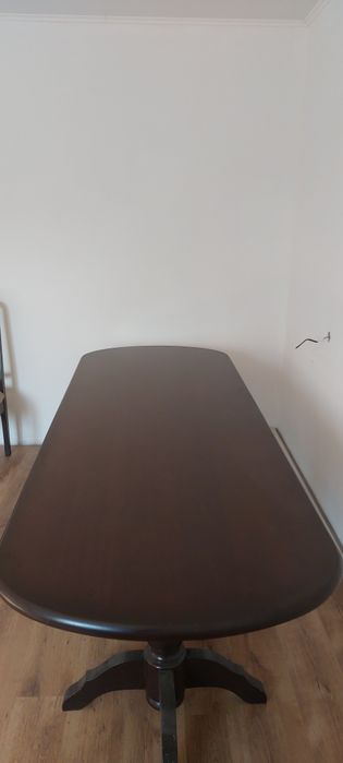 Продам гостивой стол с стульями