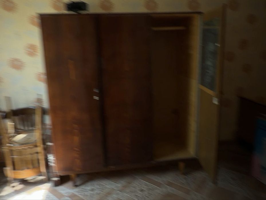 продам очень не новую мебель