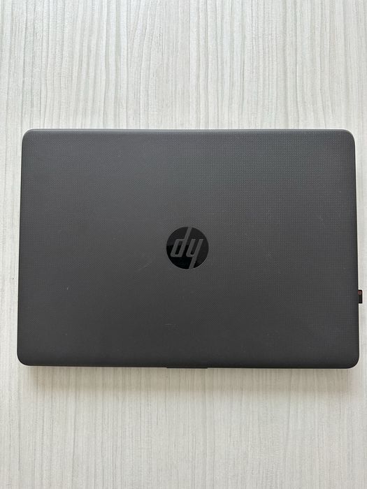 Laptop HP 240 G6 – i5 generația 7, 8 GB RAM, SSD 480 GB