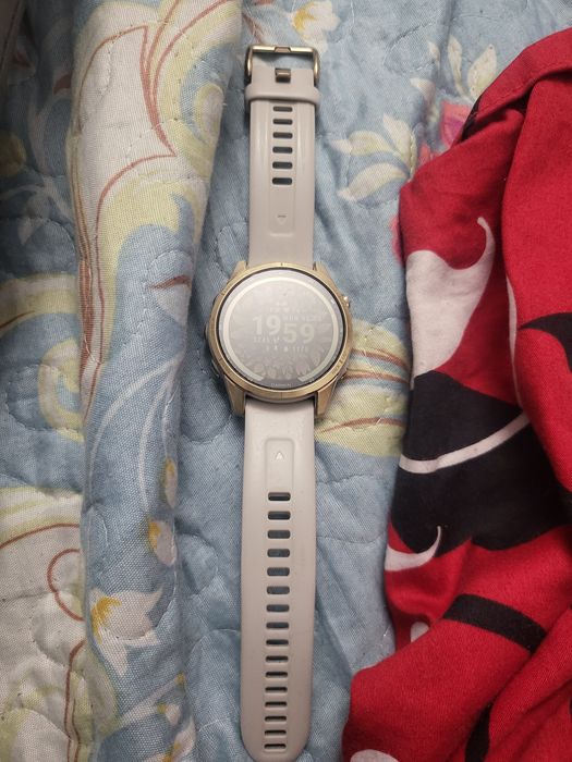 Garmin Fenix 7s золотой