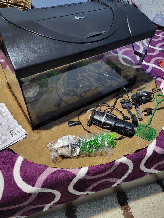 Acvariu din sticla cu LED Diversa