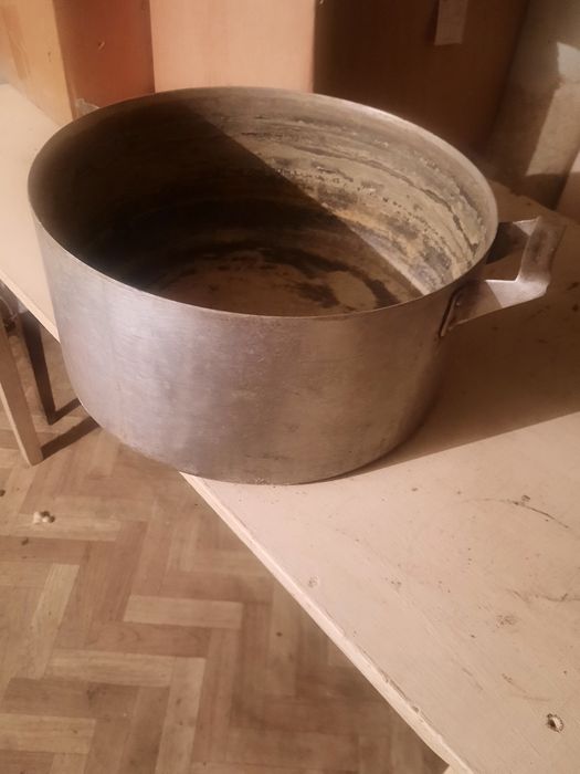 Кастрюли 20 л и бидон 10 л
