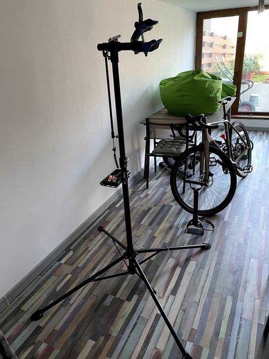 Stand reparatii biciclete Fischer