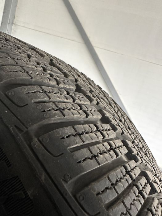 Продавам зимни  гуми Good Year 245/35/20