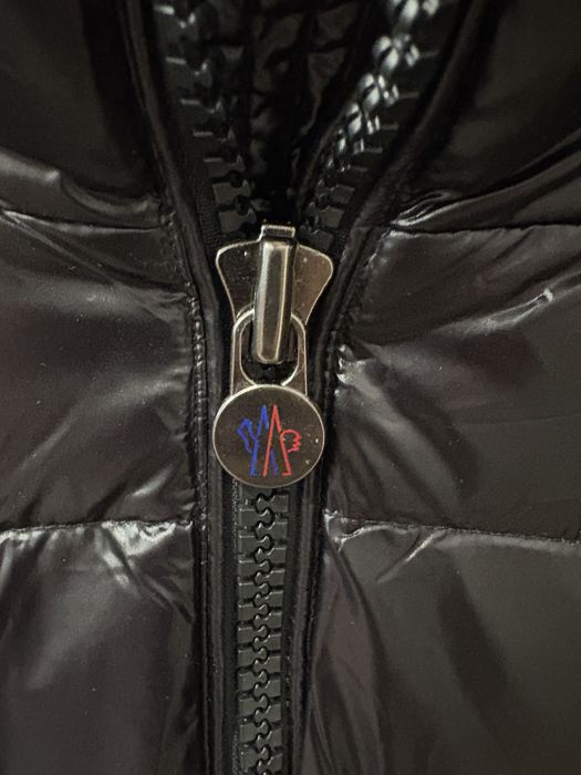 Moncler maya razmer XL ima NFC