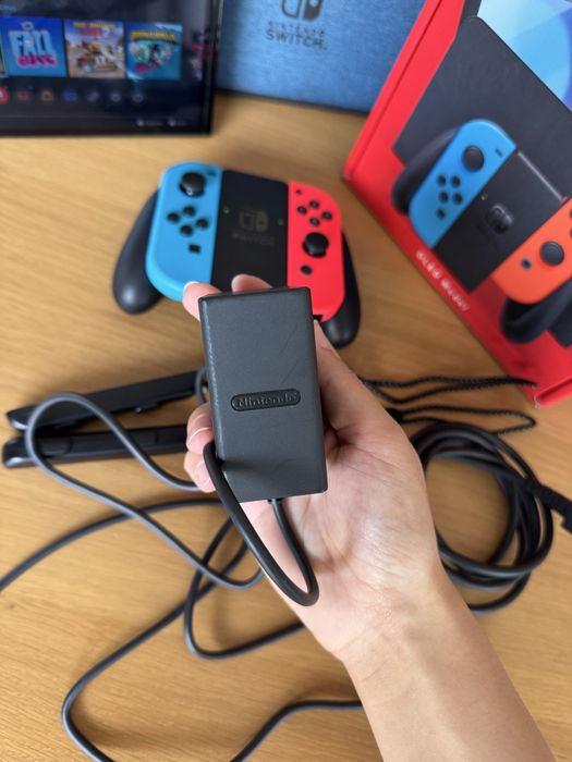 Nintendo Switch Oled Model + Pokemon Arceus / Shining Pearl