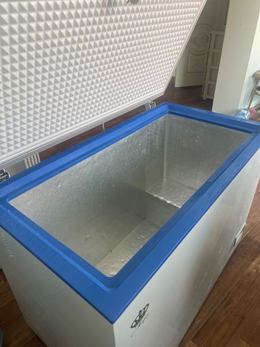 Продам морозильник