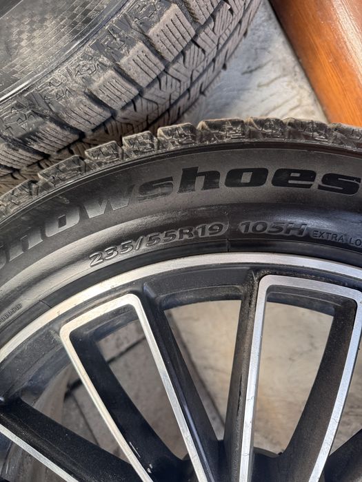 Продам диски с зимней резиной от Porsche