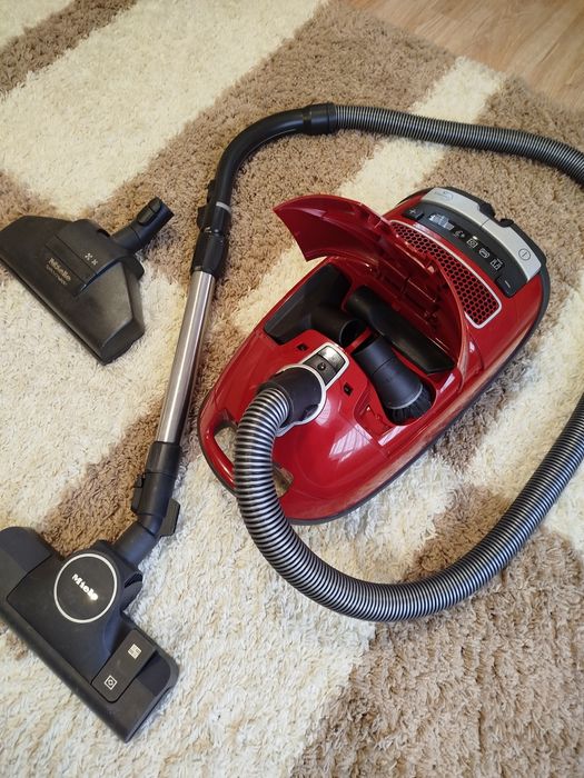 Прахосмукачка  Miele S8 Cat&Dog 2200w