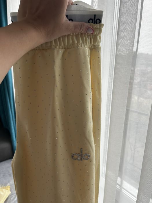 Дамски екипи с камъни