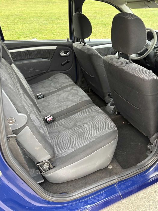 Dacia Logan MCV 1,6 mpi. Klima. Laureate