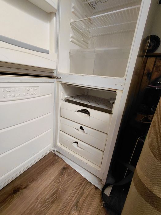 Хладилник с фризер Whirlpool