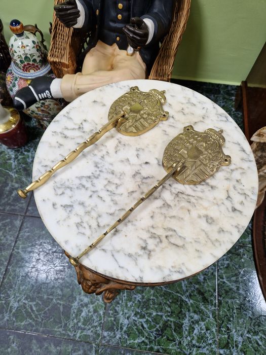 Чифт прекрасни антикварни английски бронзови стенни закачалки