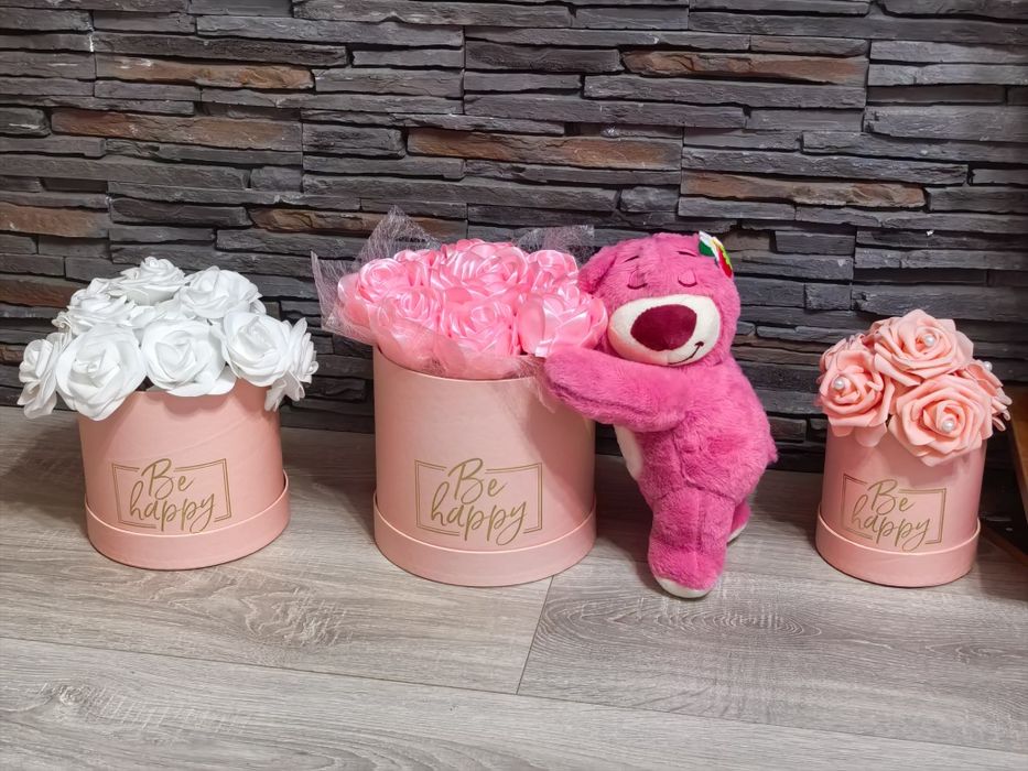 Букети от сатенени рози