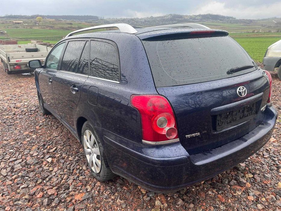 Dezmembrez Totota Avensis T25/DT251