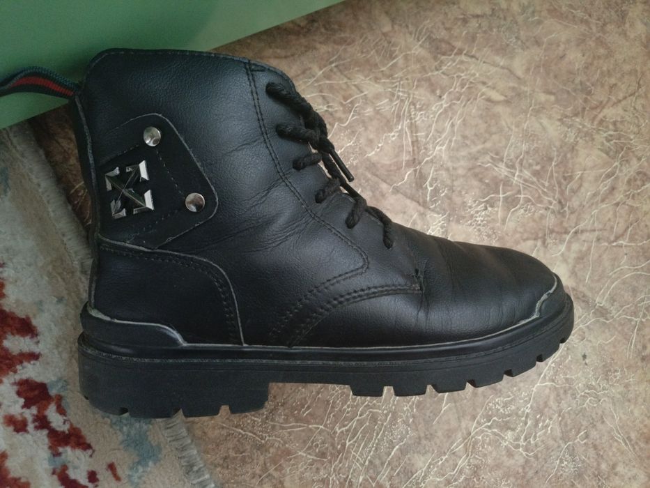 Продам демисезонные сапоги