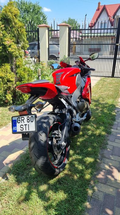 Honda CBR 1000rr fireblade