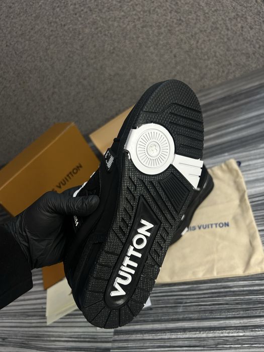 Adidasi Loui Vuitton Trainer negrii sneakers barbati LV marimea 40