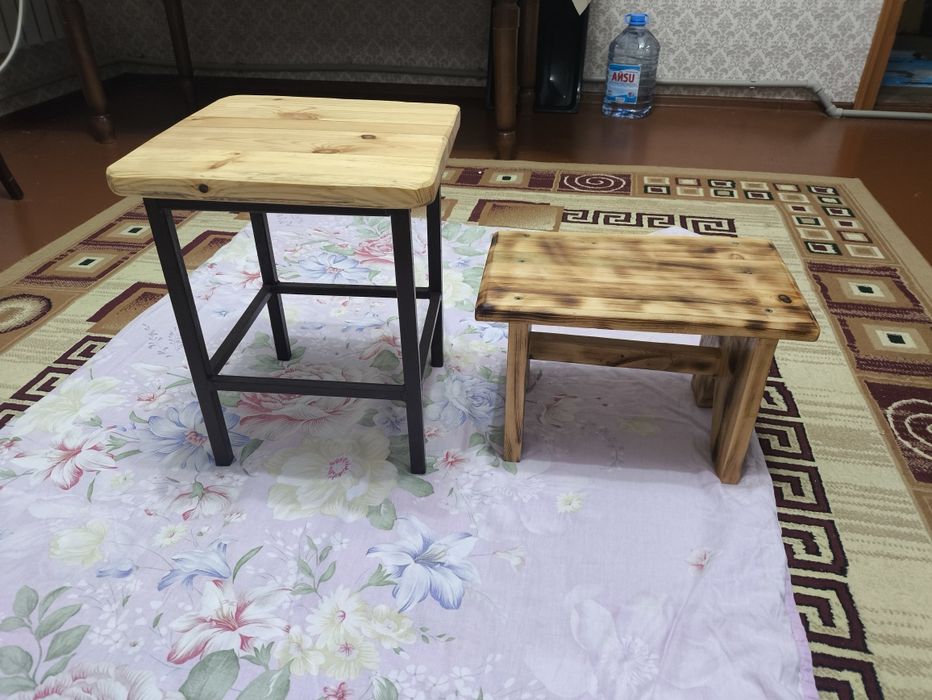 Табурет деревянный