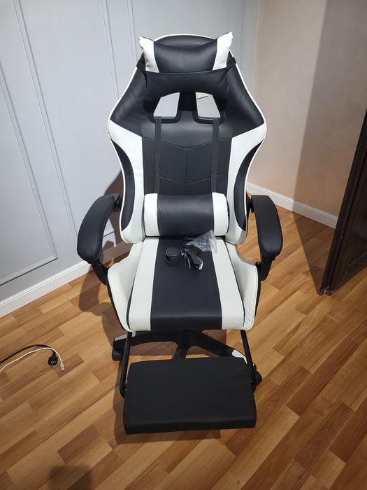 Продам стул игровой Новый