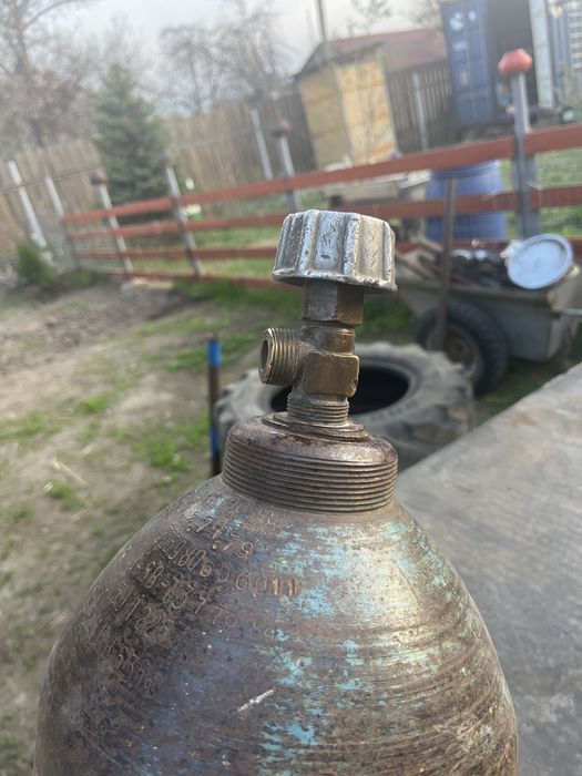 Продам кислородный баллон