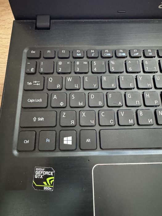 Ноутбук в хорошем состоянии с дисководом