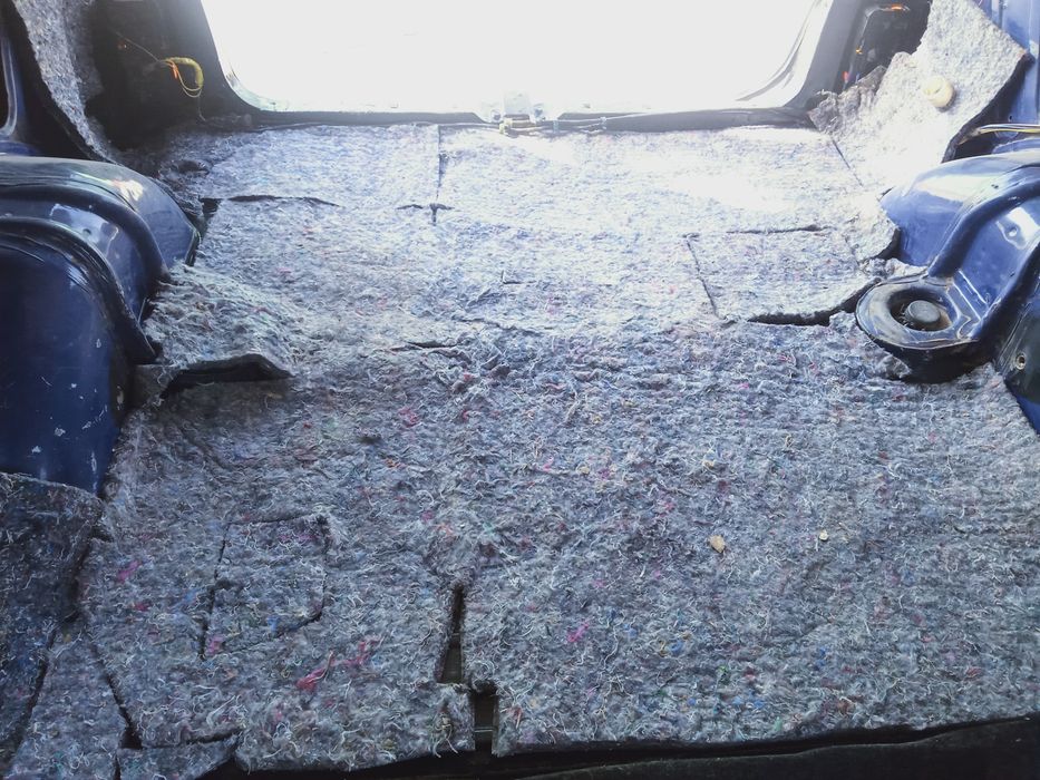 Нива сатылады 1999