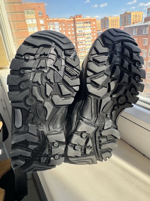 Продам зимние ботинки