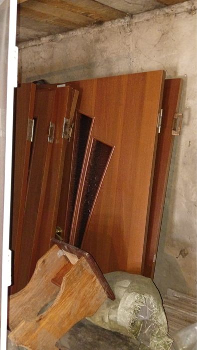 СРОЧНО Продам межкомнатые двери в хорошем состаяний