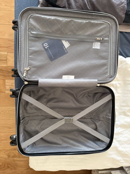 Чисто нов Samsonite куфар