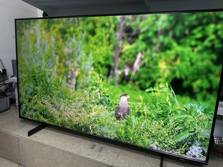 Продам смарт 4К телевизор Samsung ue50bu8000